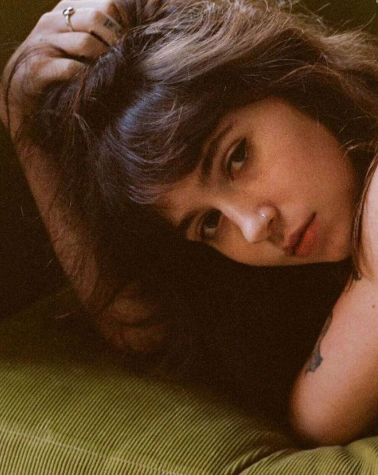 Le clip Terrapin de la chanteuse Clairo réalisé par l'actrice Ayo Adebiri.