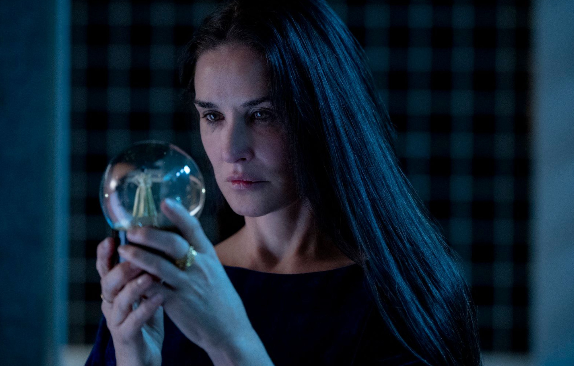 L'actrice Demi Moore dans le film The Substance.