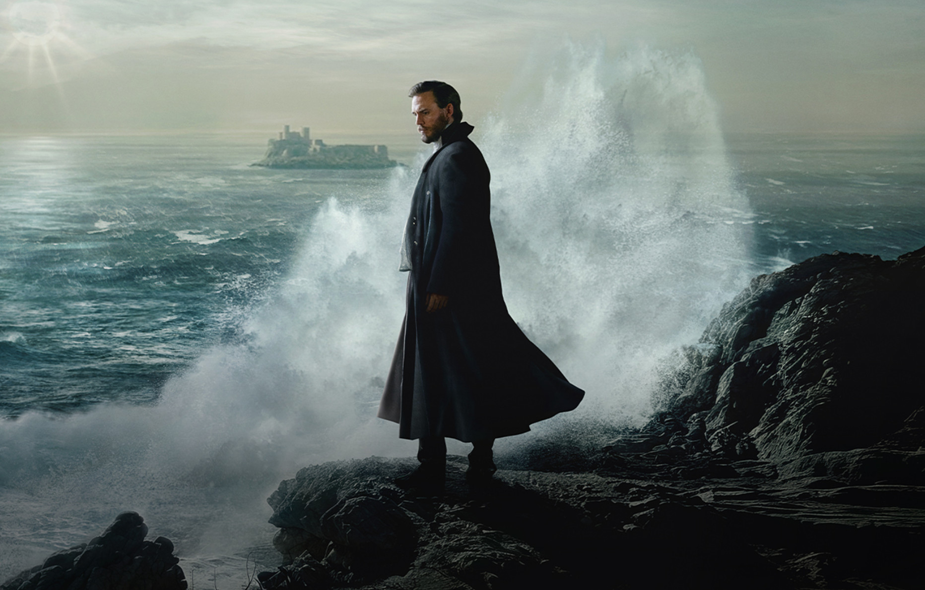 Sam Claflin dans Le Comte de Monte-Cristo.