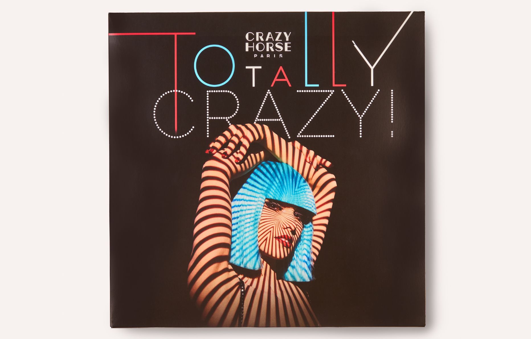 Le Crazy Horse dévoile son premier vinyle avec la chanteuse  Sevdaliza.