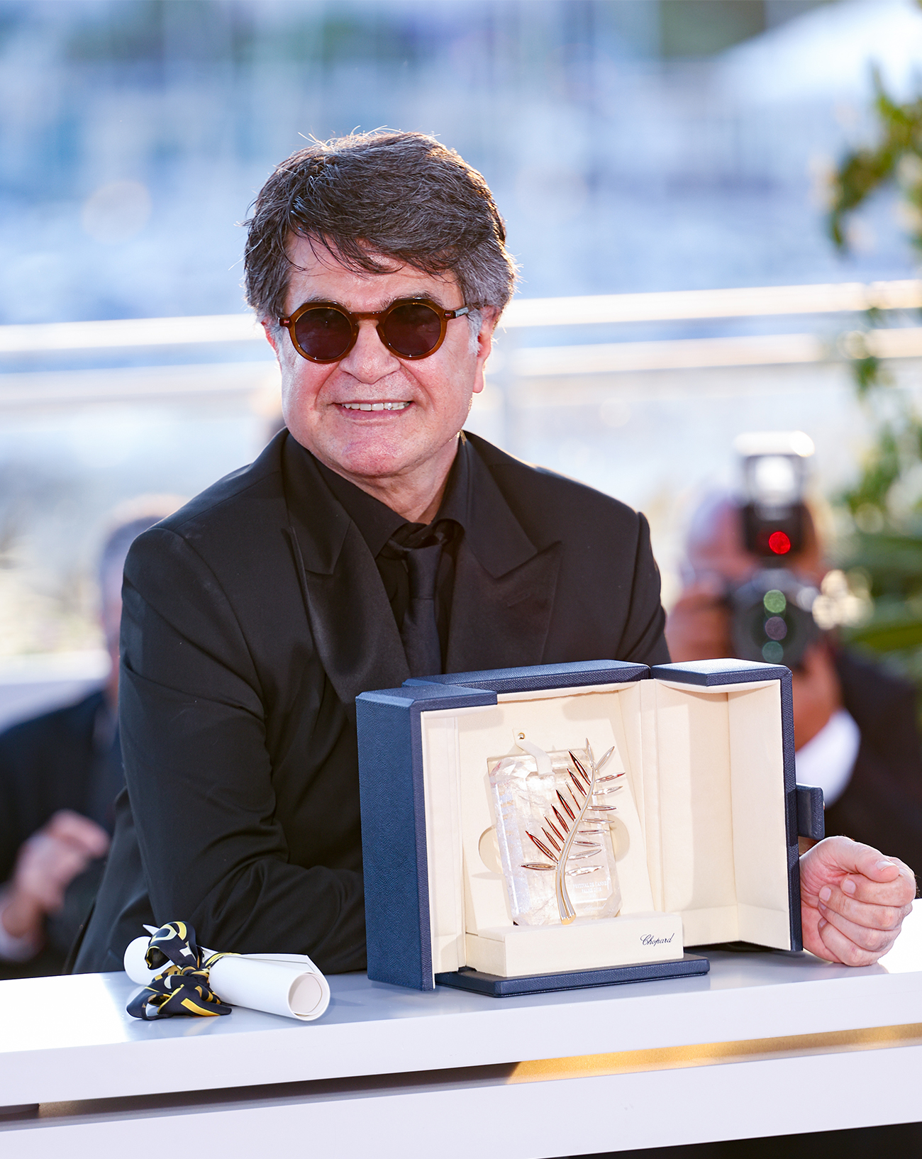 Jafar Panahi, lauréat de la Palme d'Or au 78ème Festival de Cannes au Palais des Festivals le 24 mai 2025 © Lyvans Boolaky/Getty Images.
